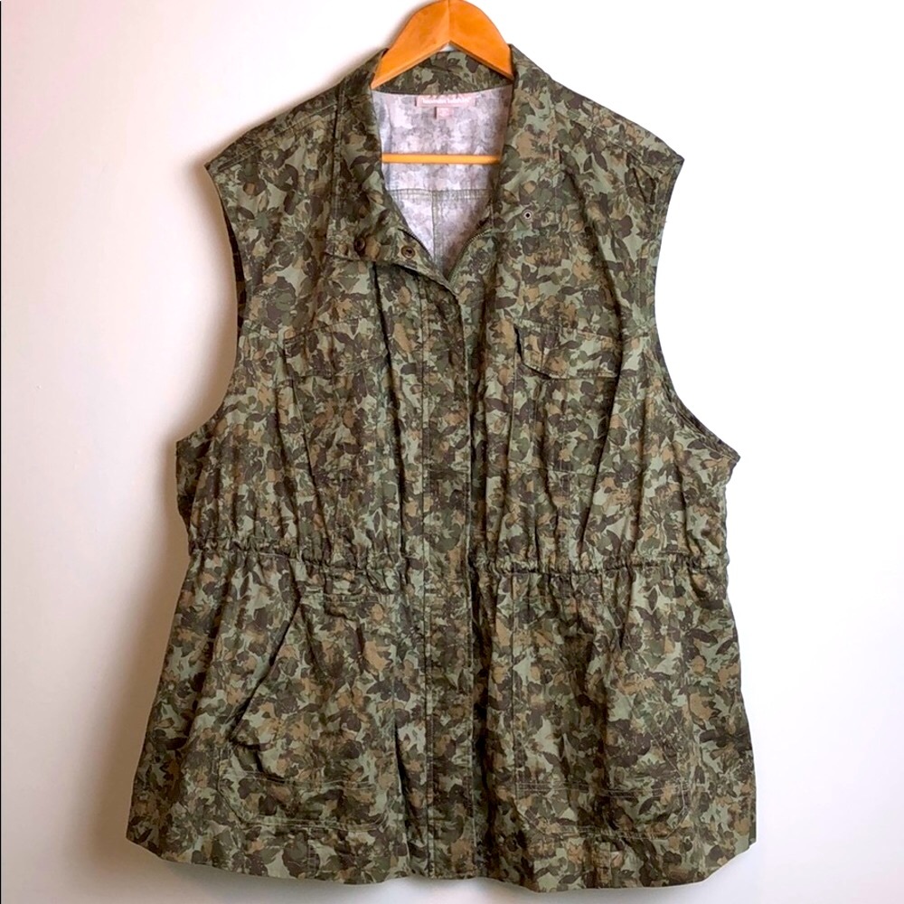 Woman Within Green Floral Utility Vest  2X 26/28